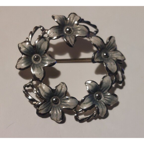 Danecraft signed flower wreath brooch sterling - Picture 1 of 9